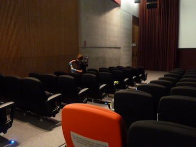 limpieza e ignifugación de butacas en cines, salas de actos in situ